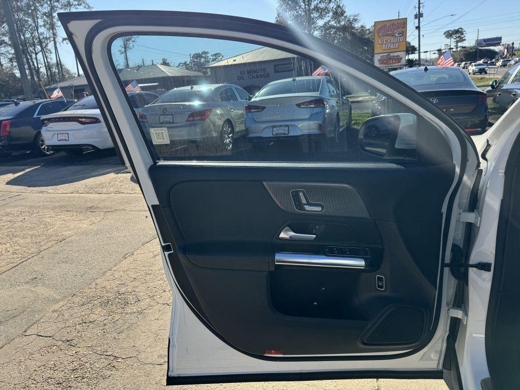 Mercedes-Benz GLA  2021