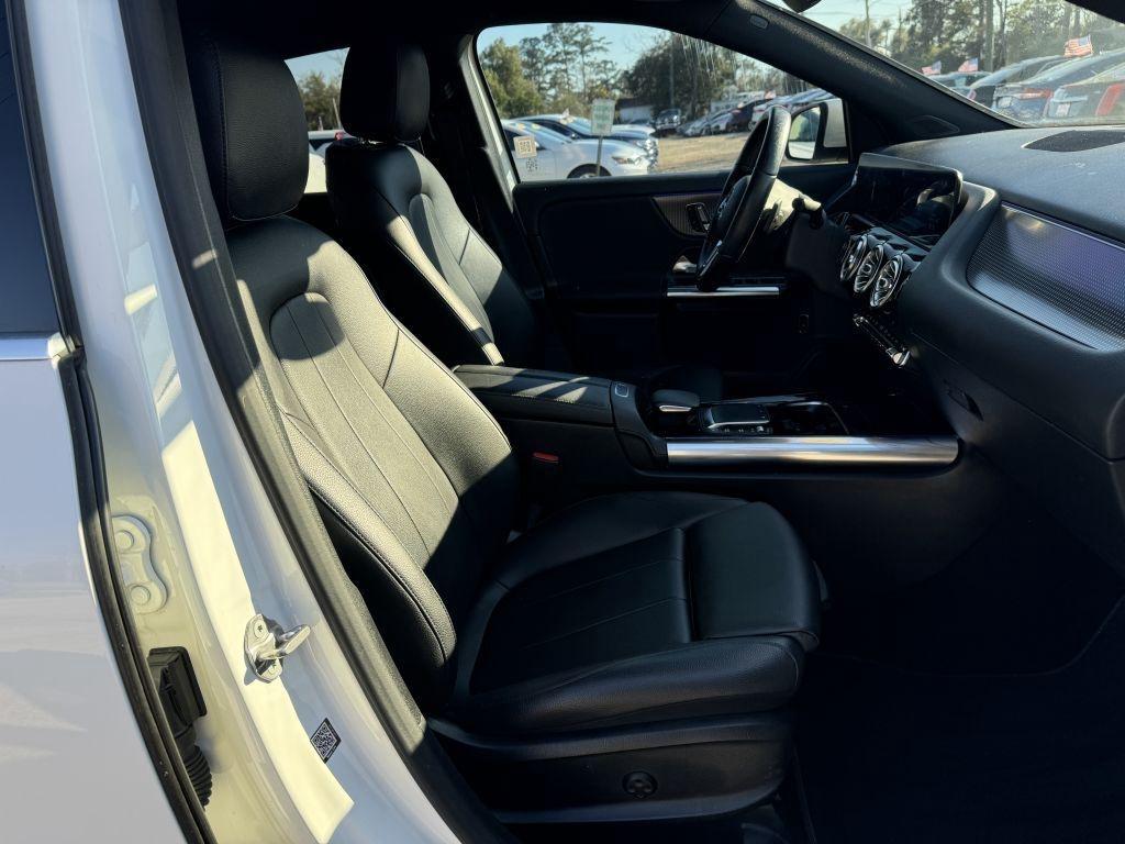 Mercedes-Benz GLA  2021