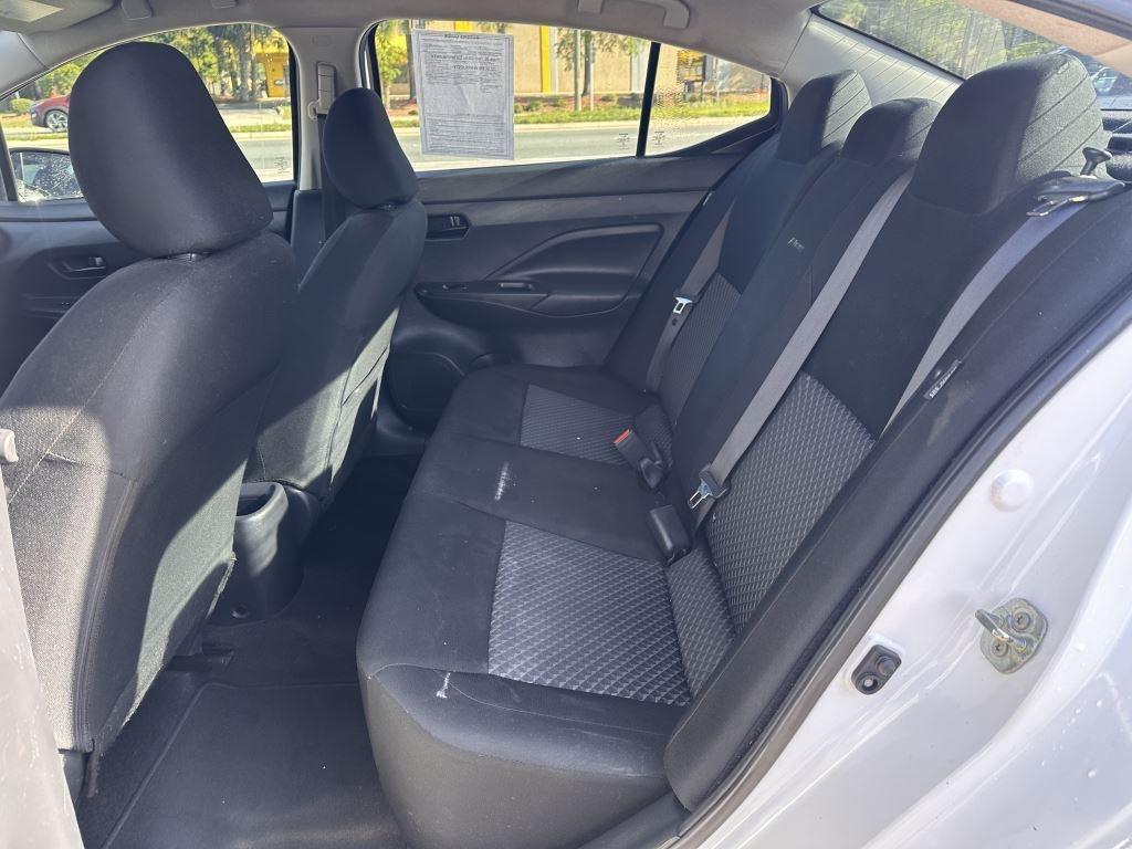 Nissan Versa  2021
