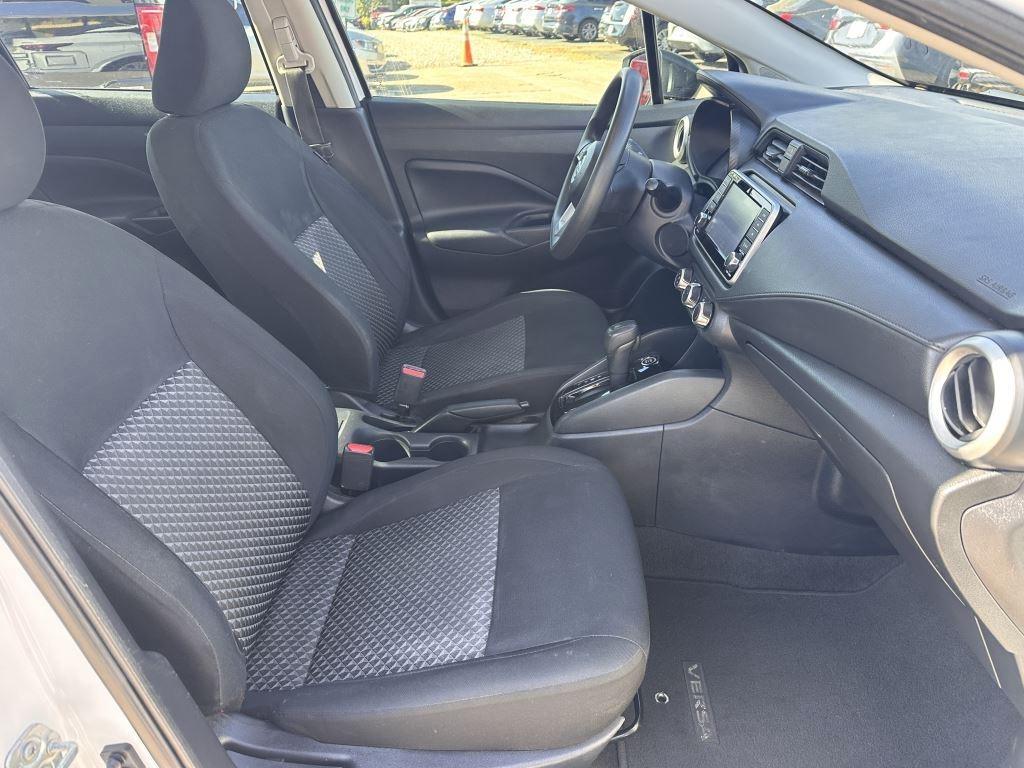Nissan Versa  2021