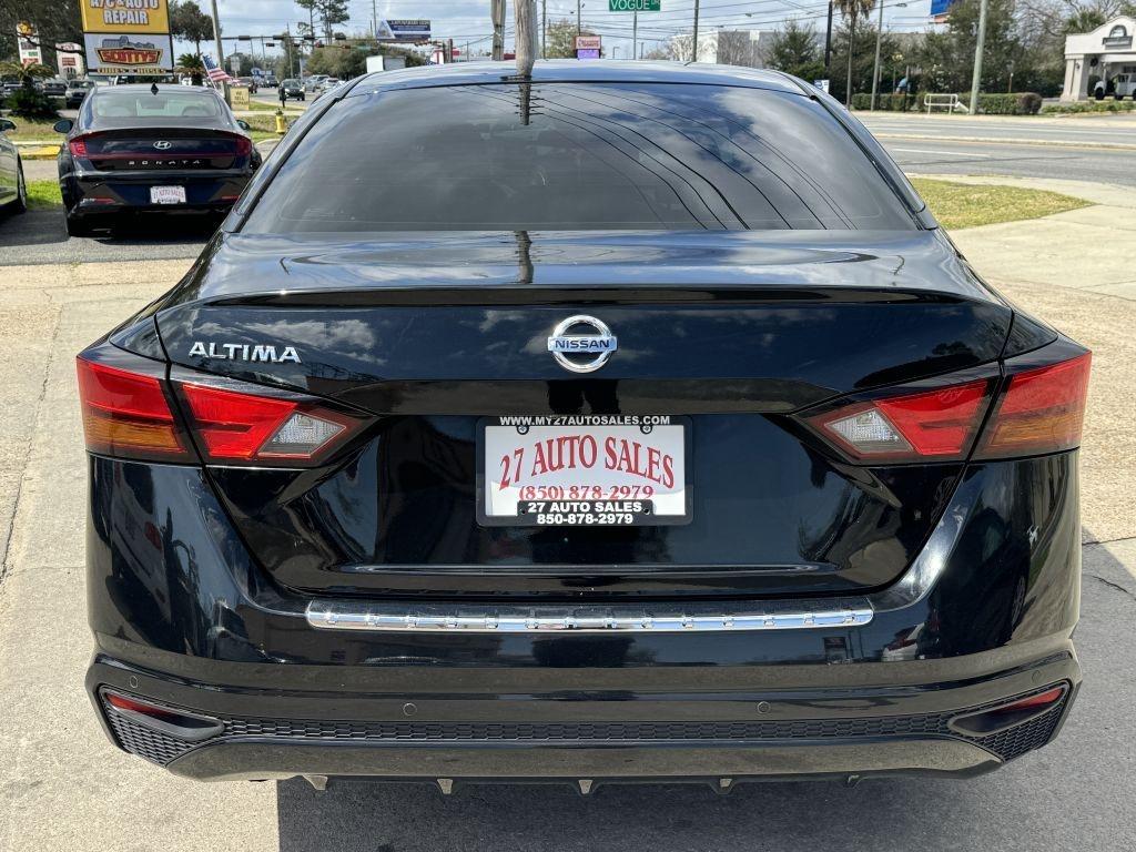 Nissan Altima  2021