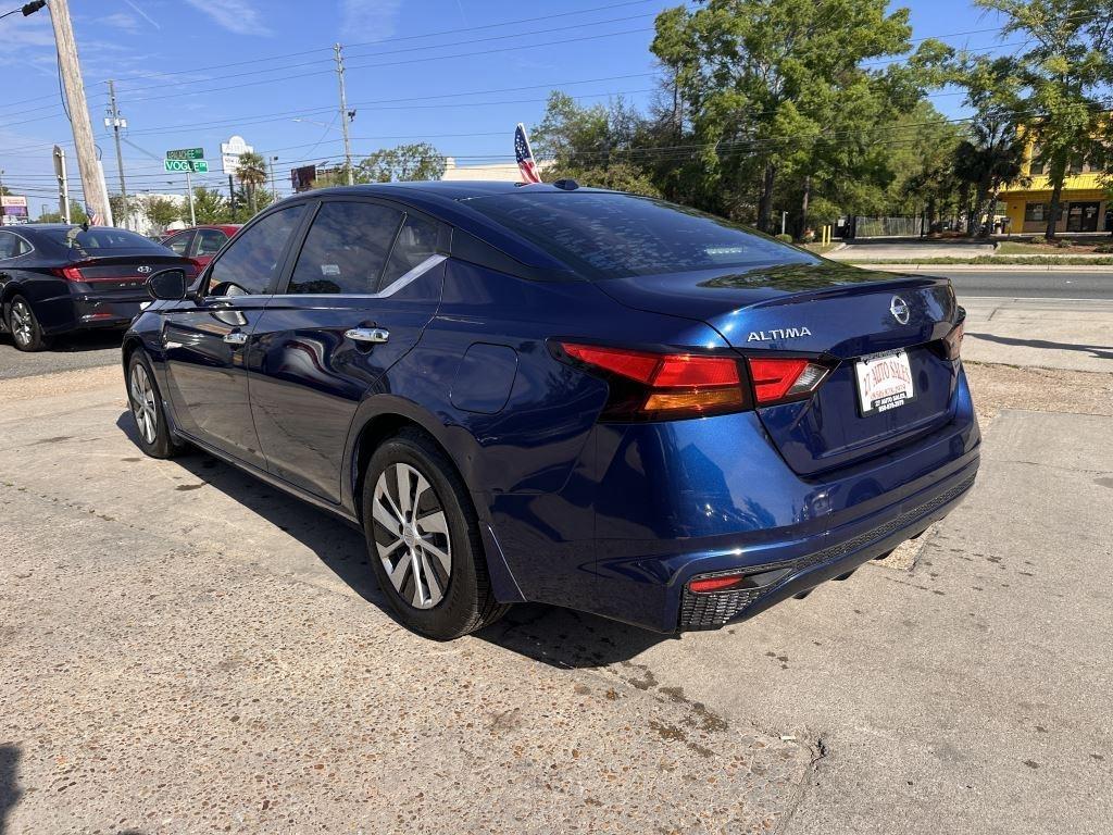 Nissan Altima  2020