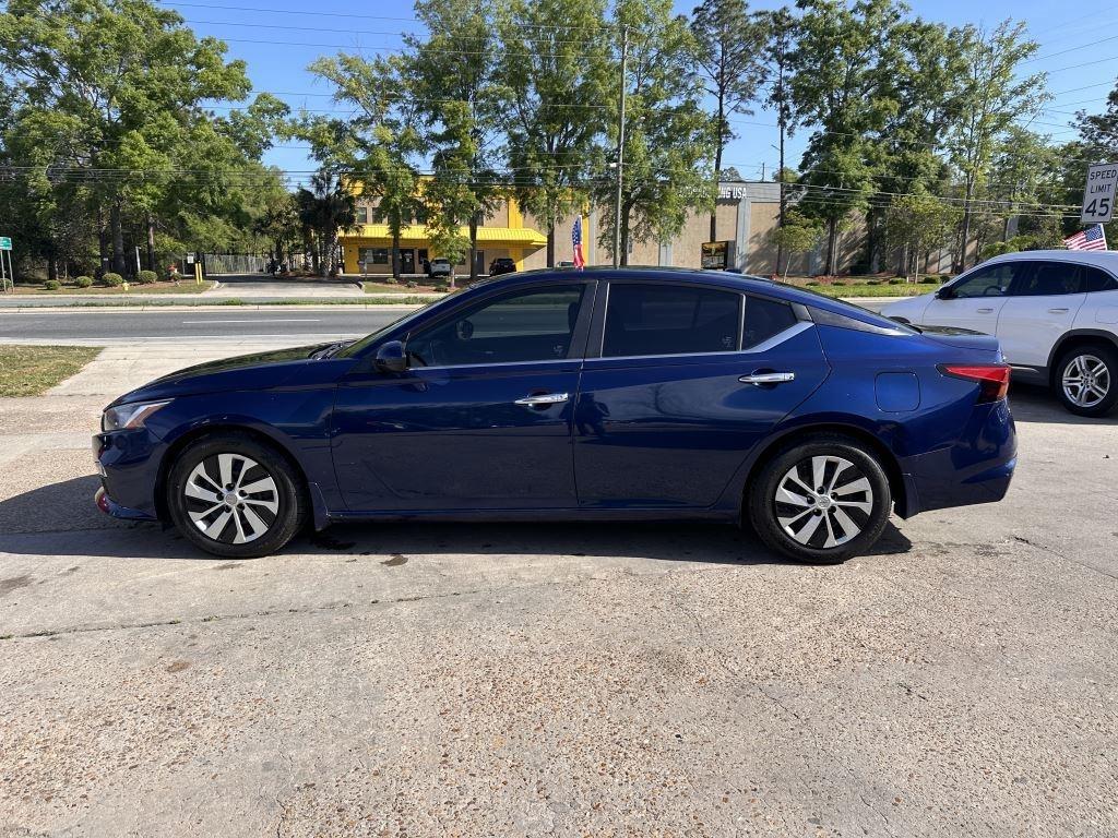 Nissan Altima  2020