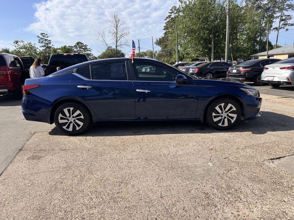 Nissan Altima  2020