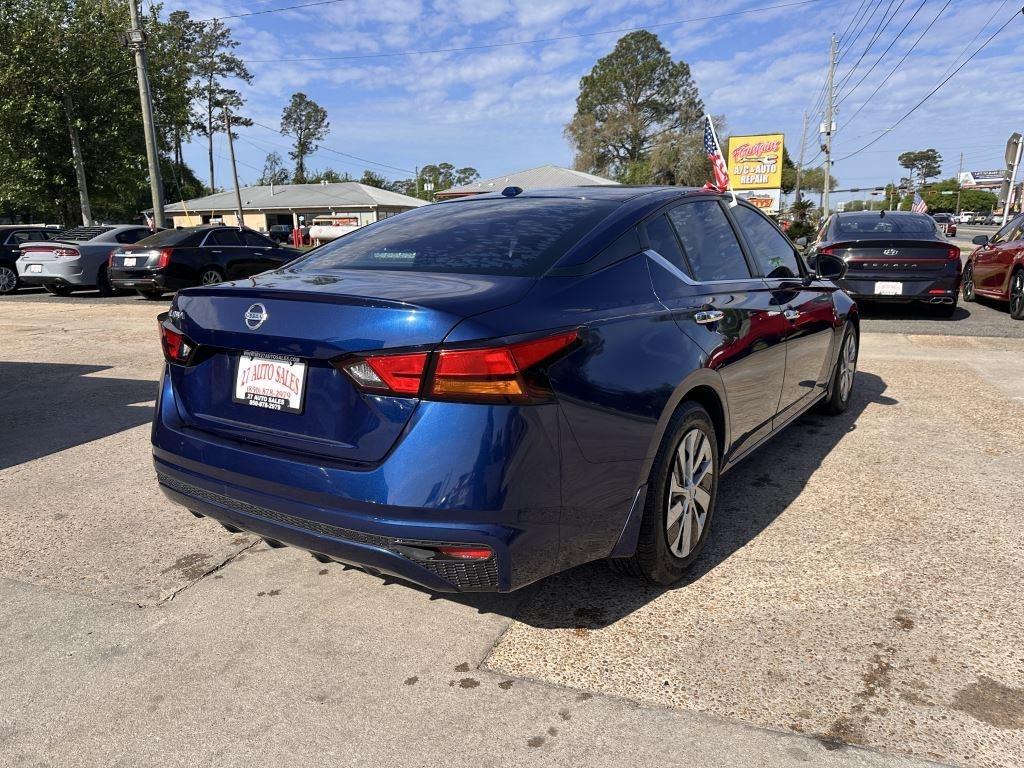 Nissan Altima  2020