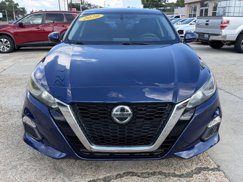 Nissan Altima  2020