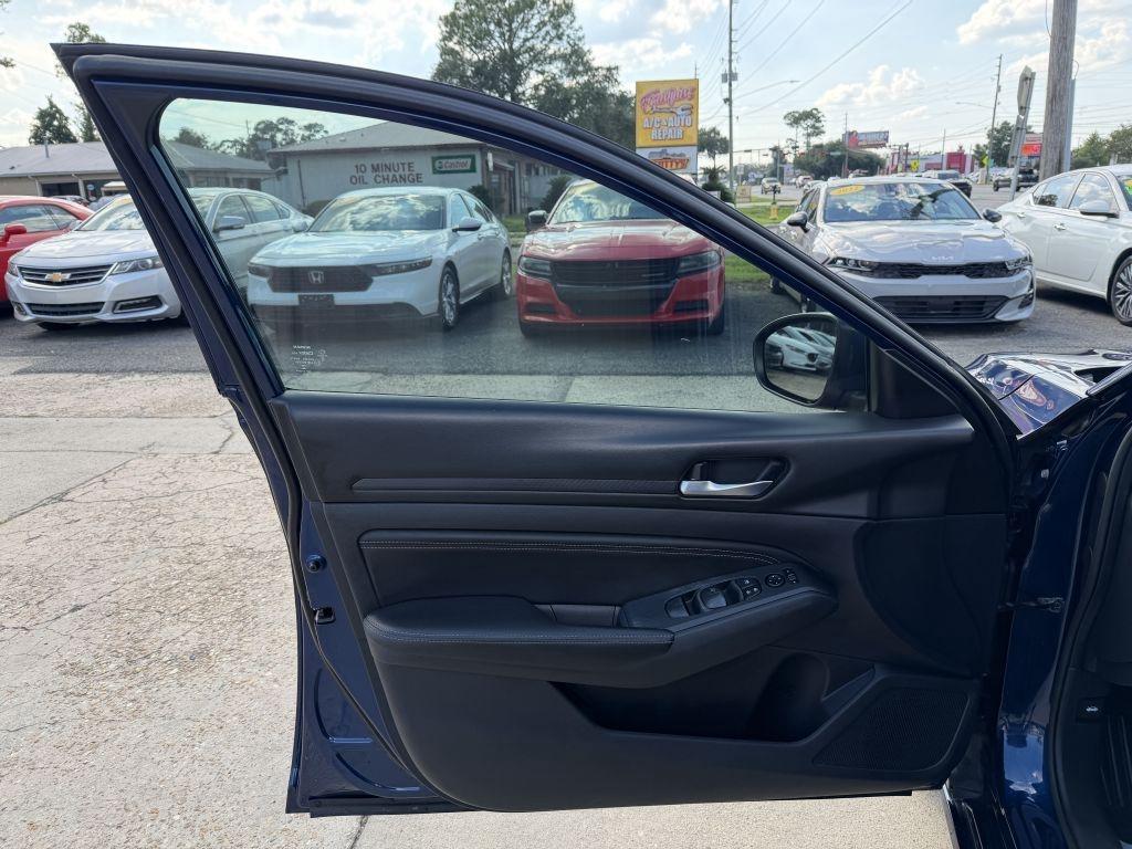 Nissan Altima  2020