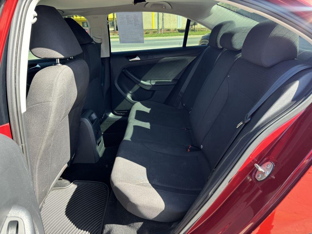 Volkswagen Jetta Sedan  2016