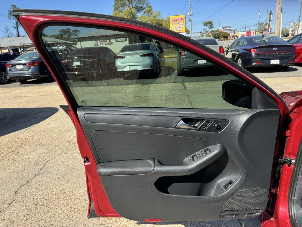 Volkswagen Jetta Sedan  2016