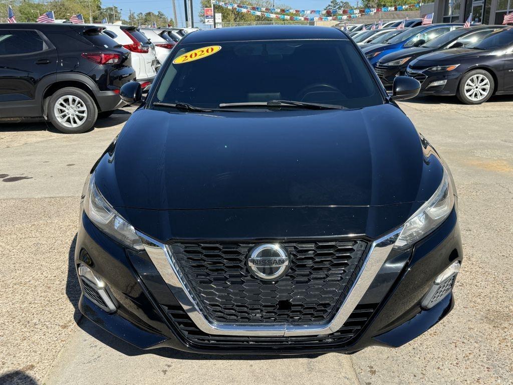 Nissan Altima  2020