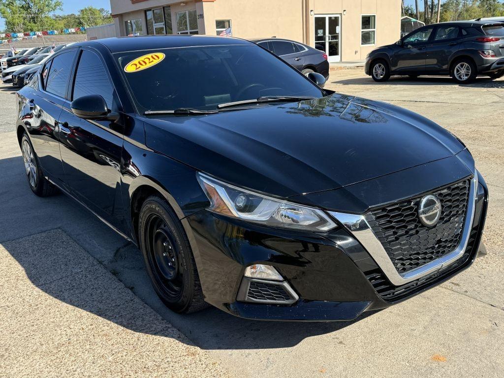 Nissan Altima  2020