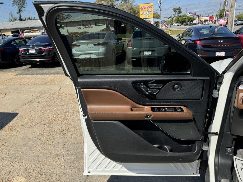 Lincoln Aviator  2020