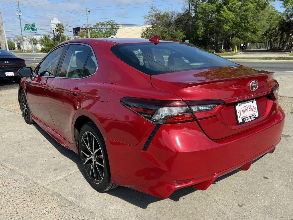 Toyota Camry  2021
