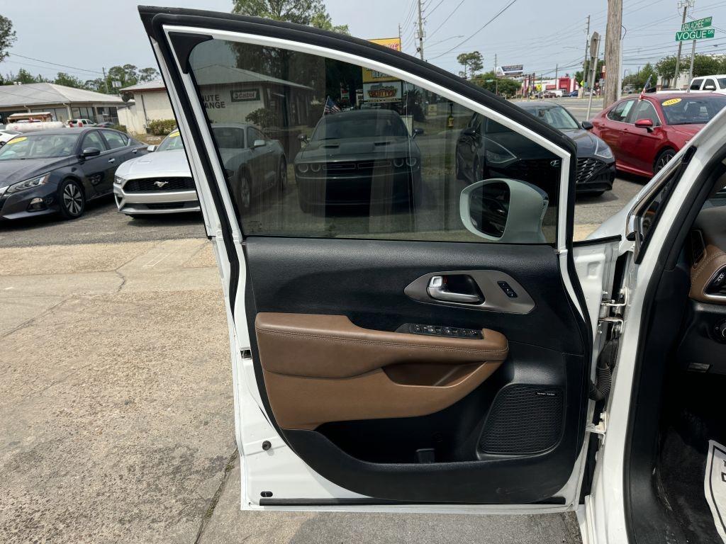 Chrysler Pacifica  2017