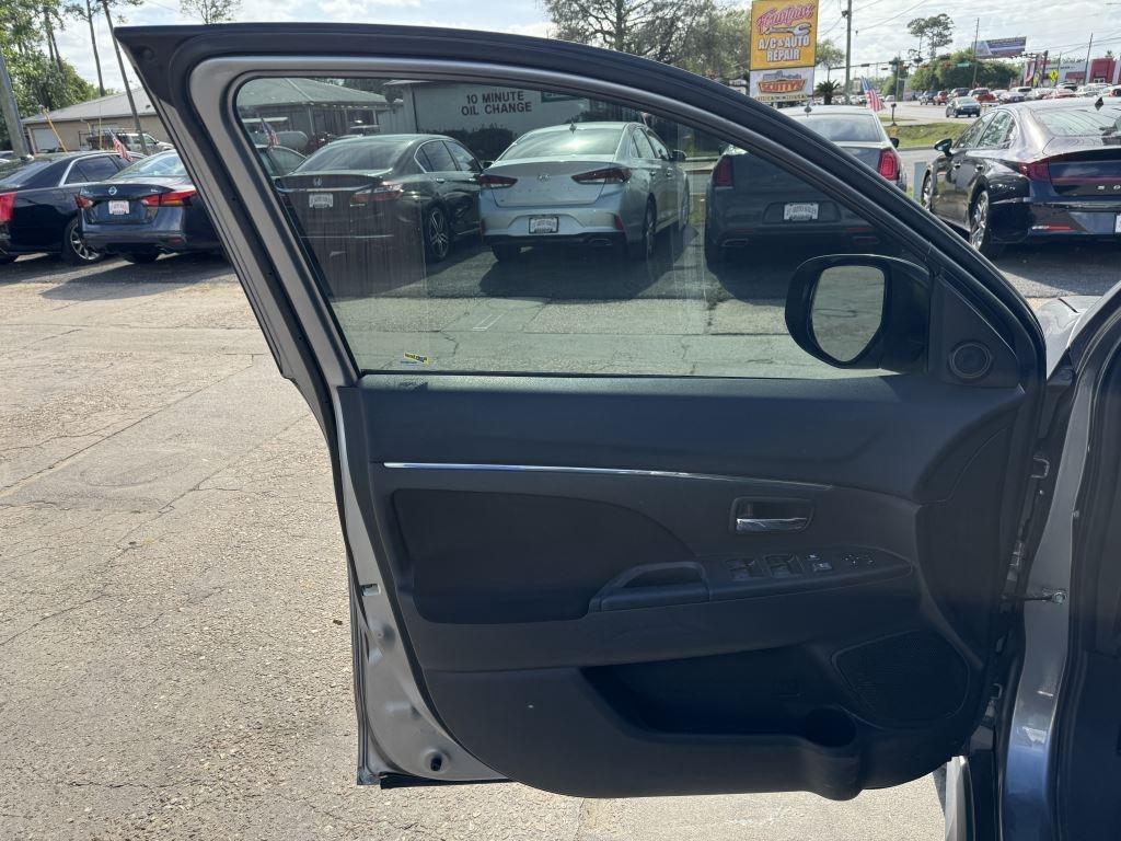 Mitsubishi Outlander Sport  2018