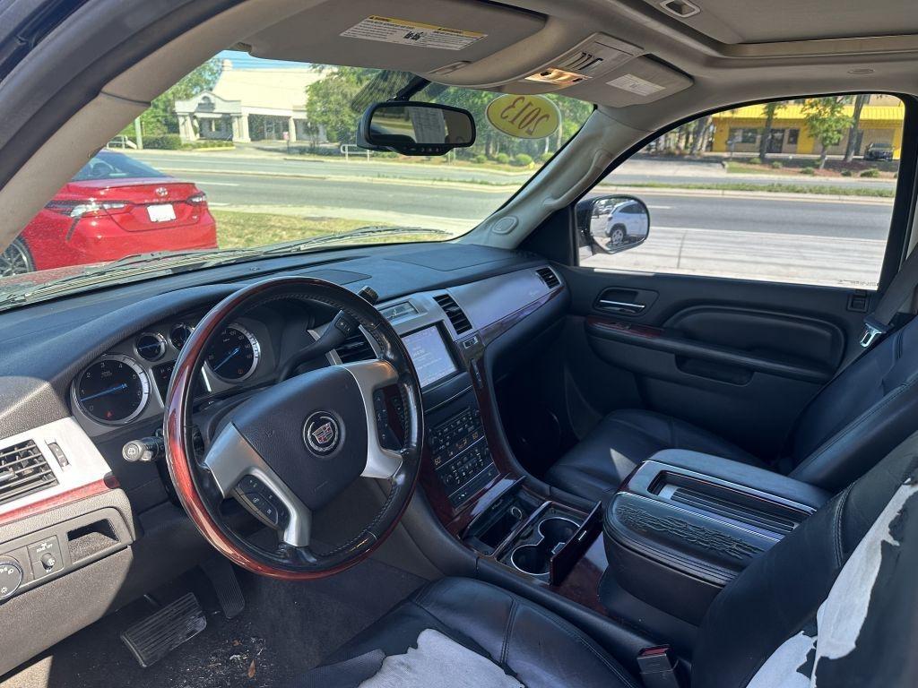 Cadillac Escalade  2013