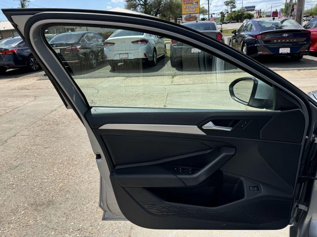 Volkswagen Jetta  2020