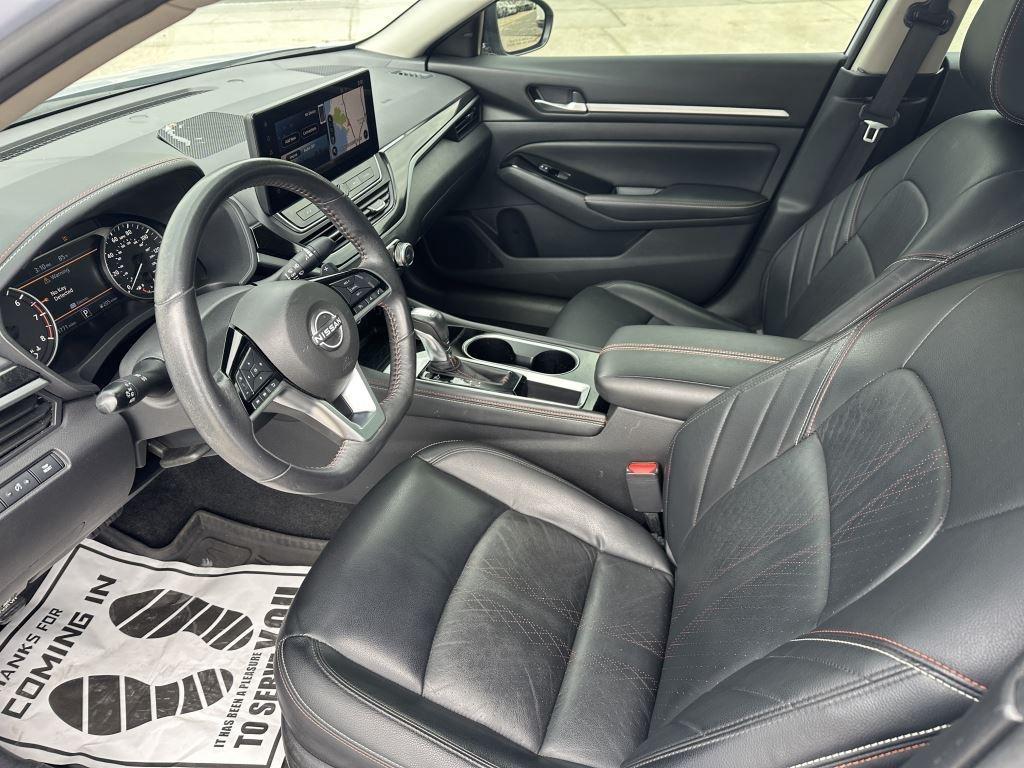 Nissan Altima  2024