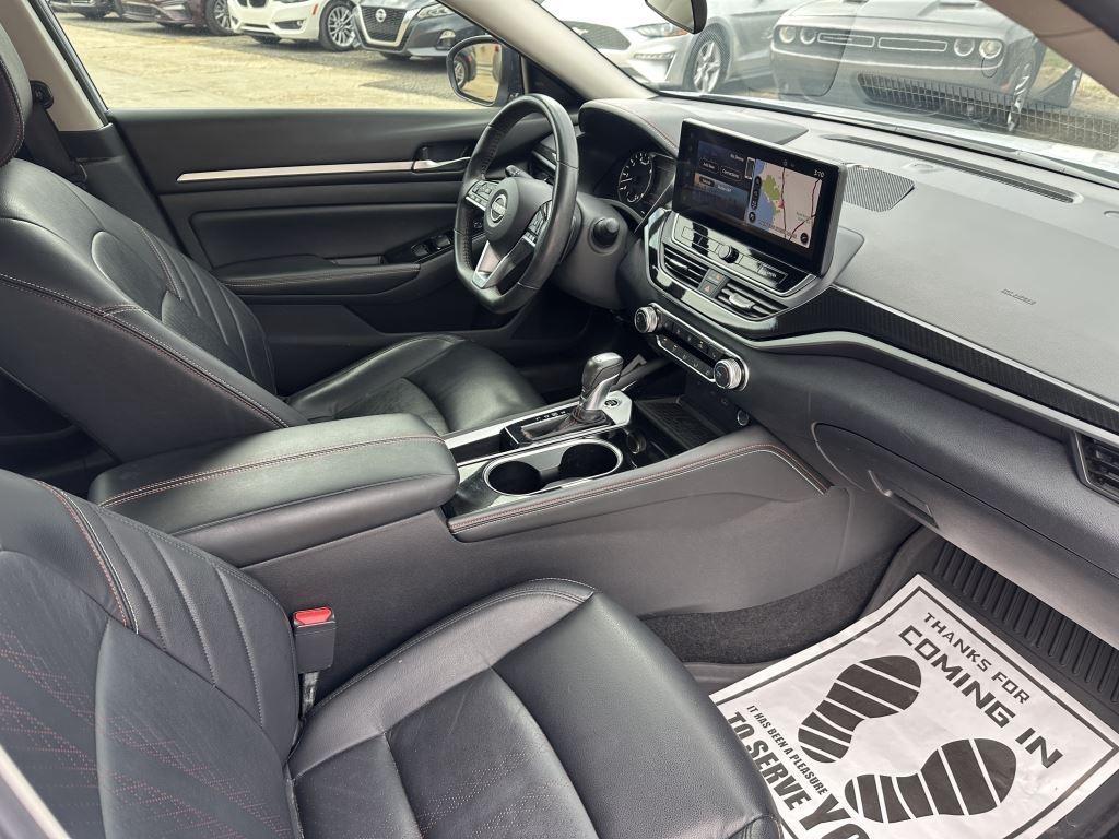 Nissan Altima  2024