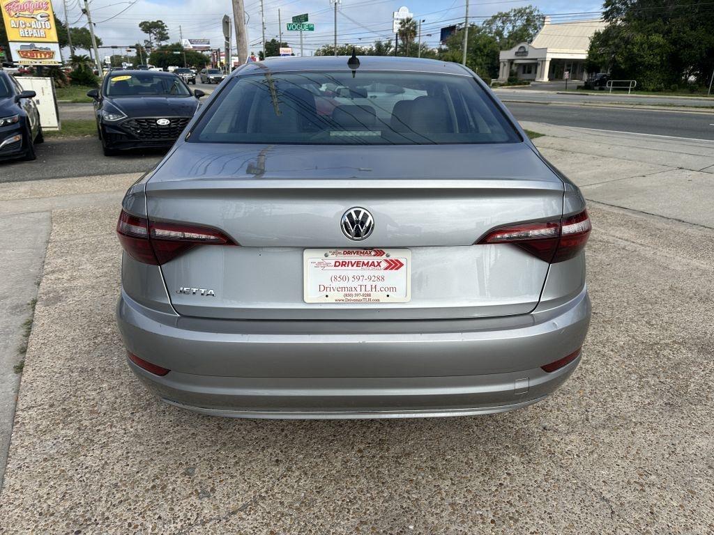 Volkswagen Jetta  2021