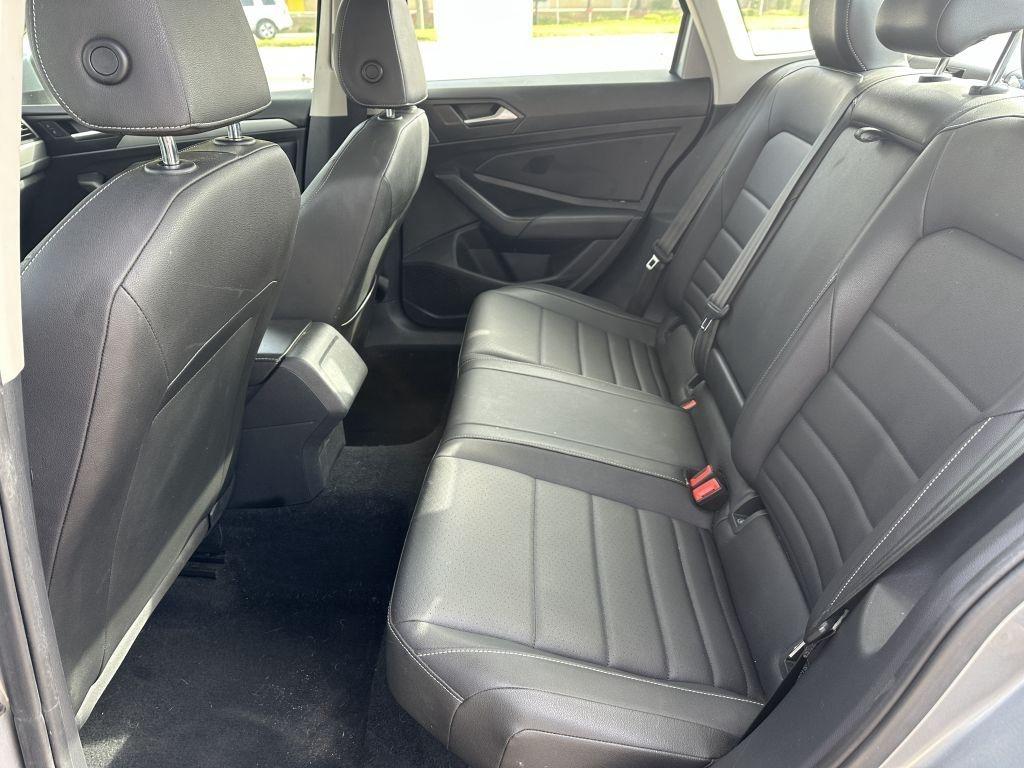 Volkswagen Jetta  2021