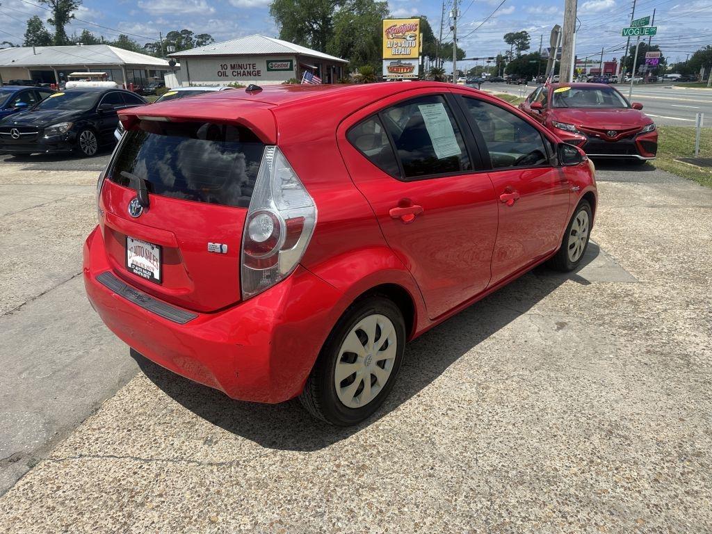 Toyota Prius c  2012