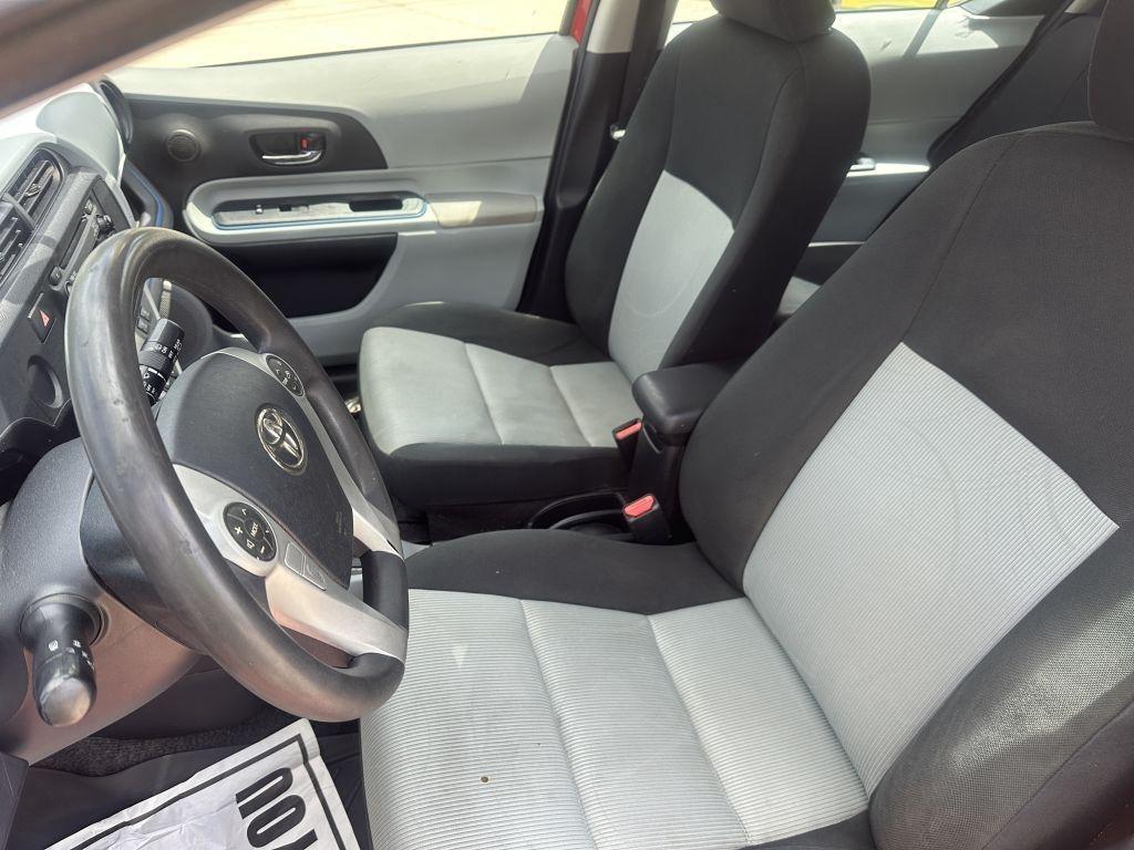 Toyota Prius c  2012