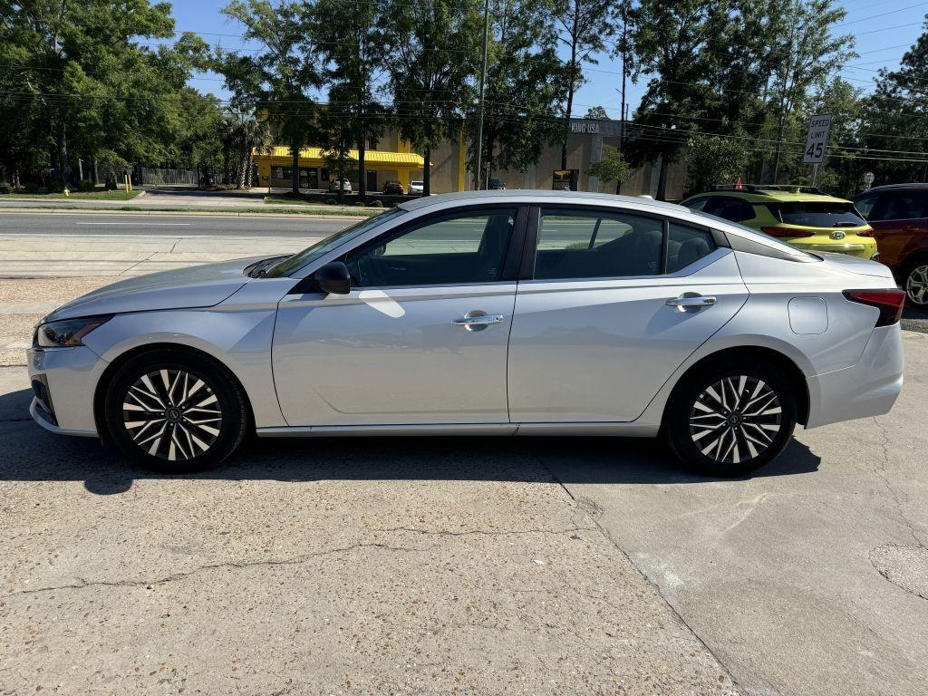 Nissan Altima  2025