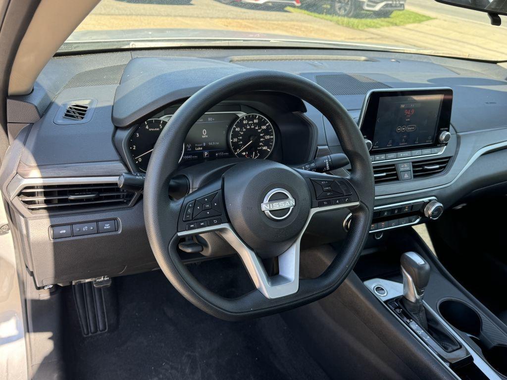 Nissan Altima  2025