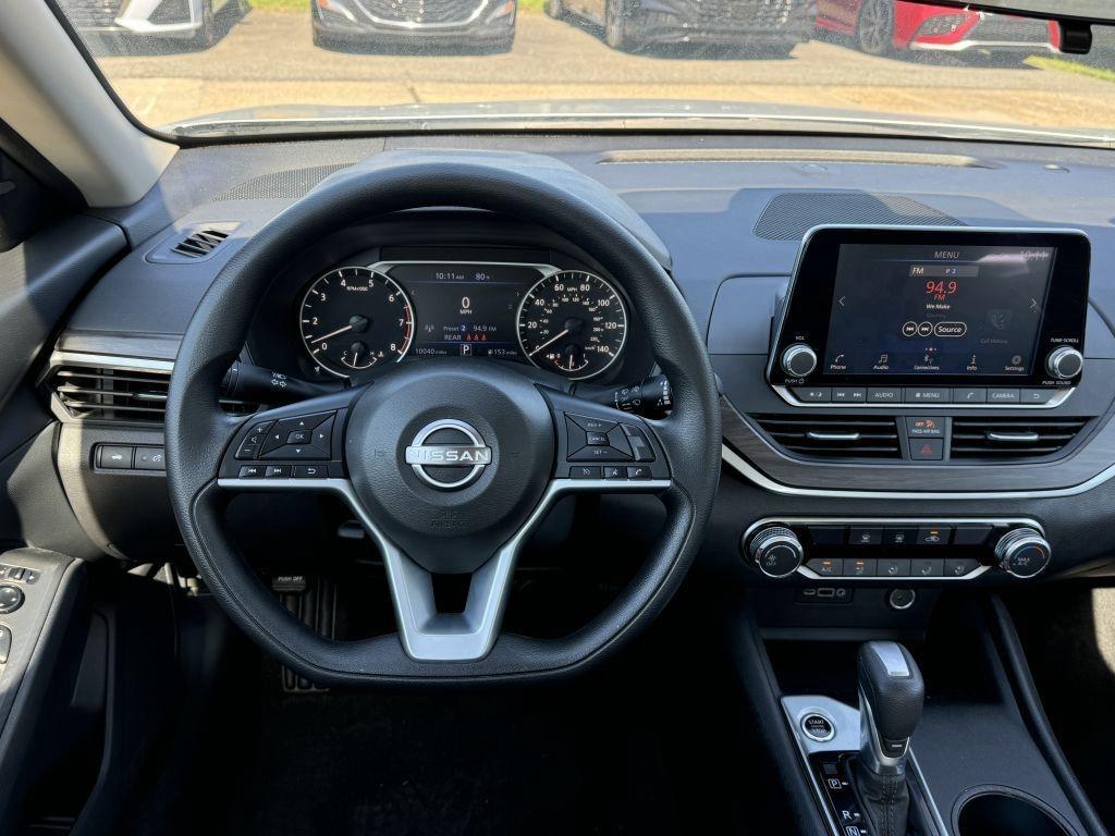 Nissan Altima  2025