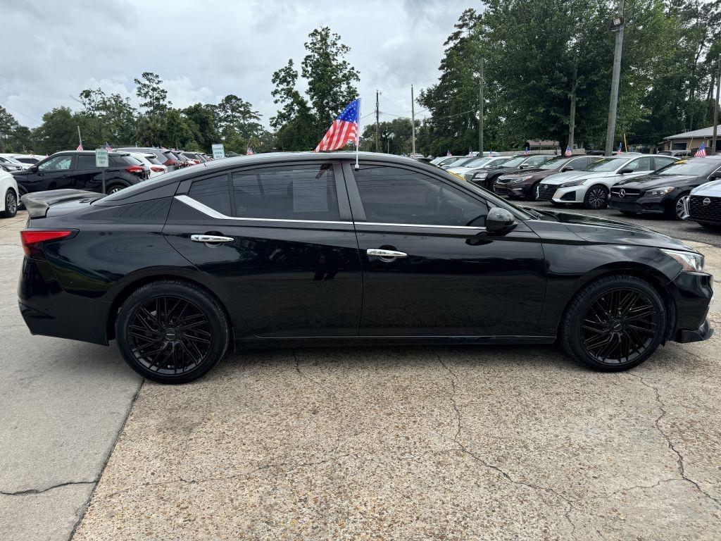 Nissan Altima  2020