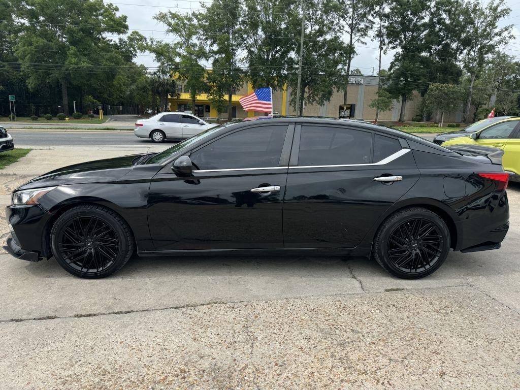 Nissan Altima  2020