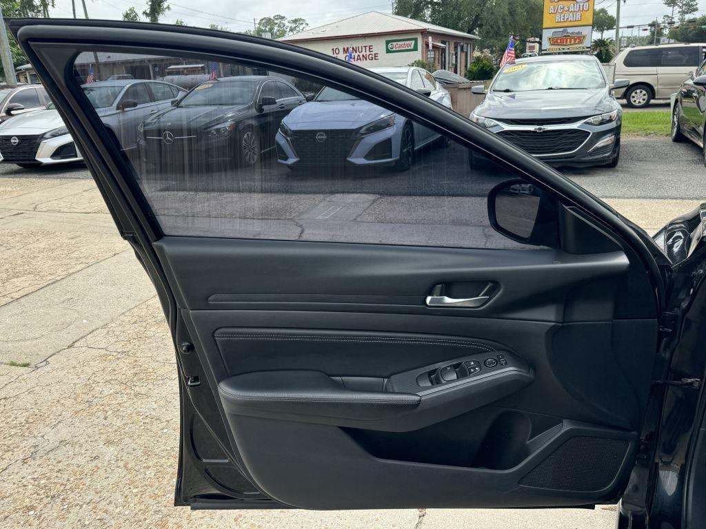 Nissan Altima  2020