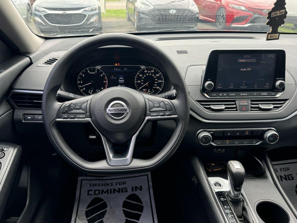 Nissan Altima  2020