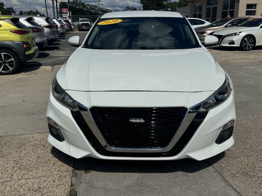 Nissan Altima  2020