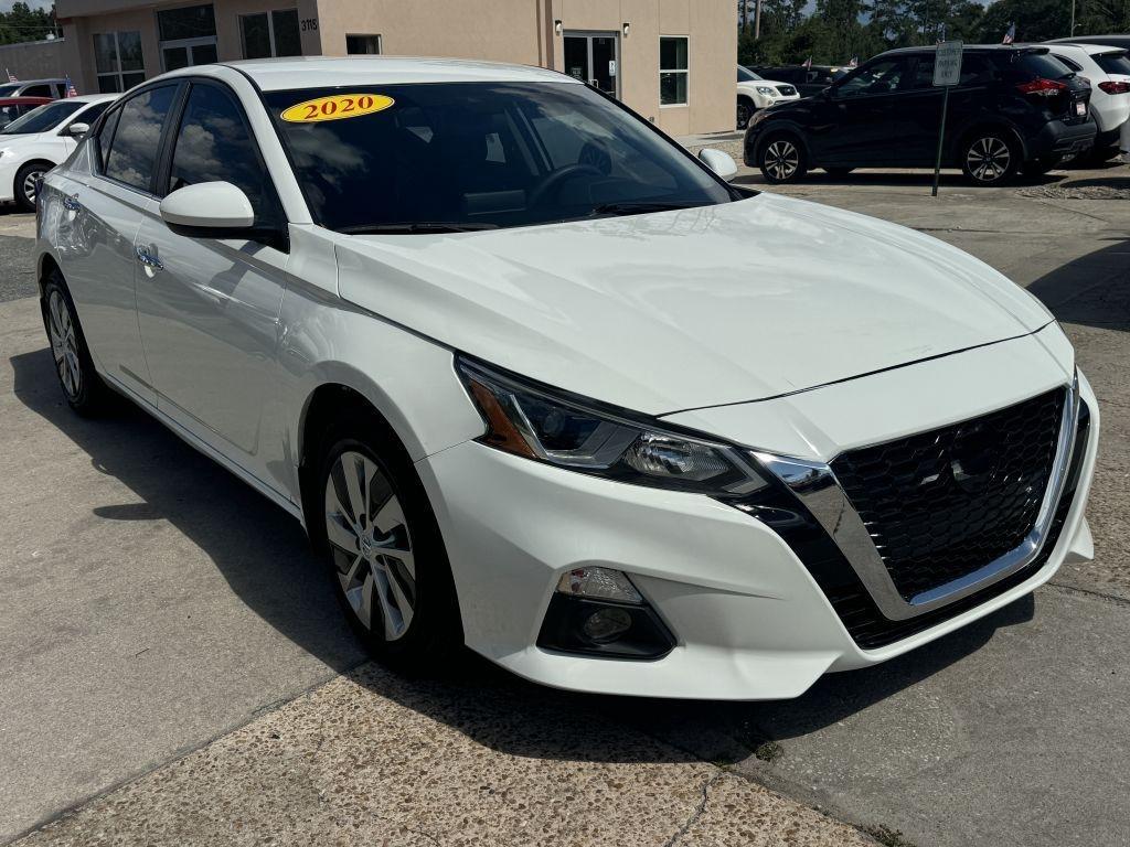 Nissan Altima  2020