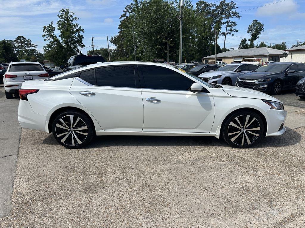 Nissan Altima  2020