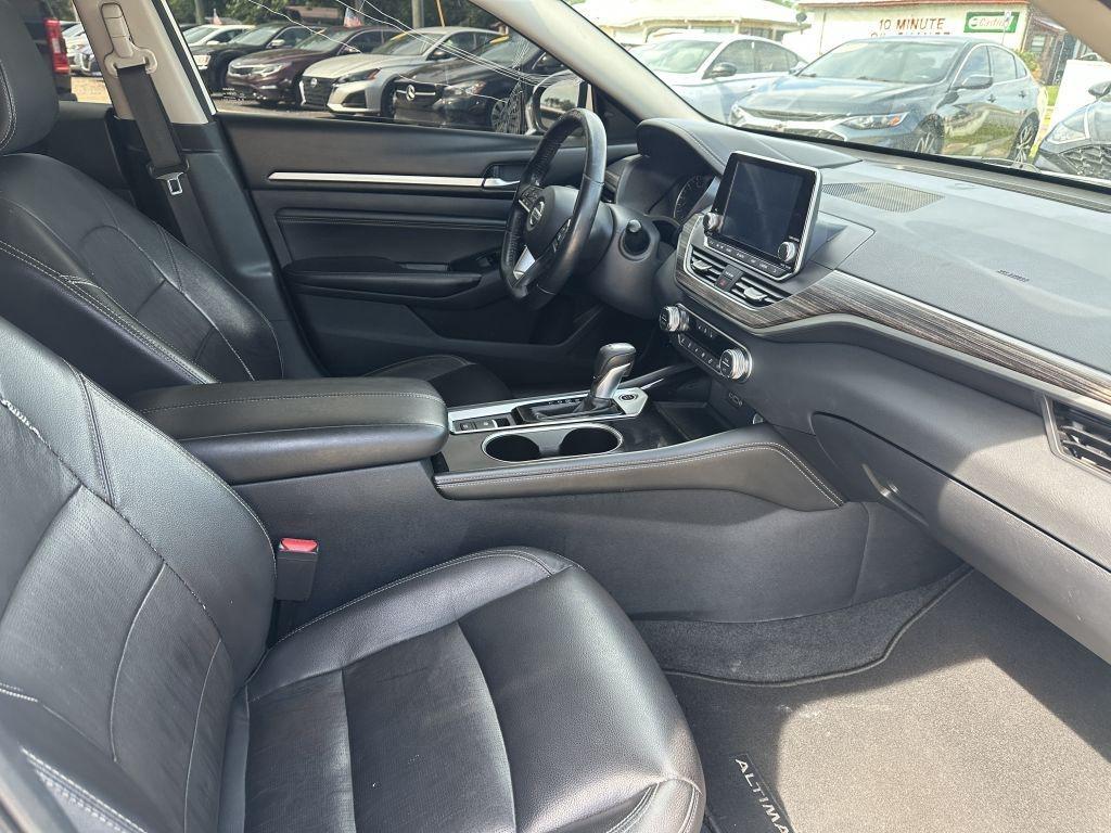 Nissan Altima  2020