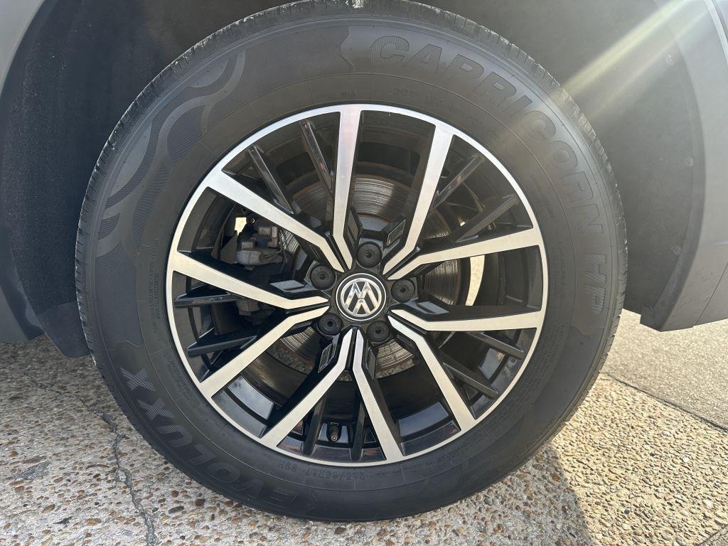 Volkswagen Tiguan  2021