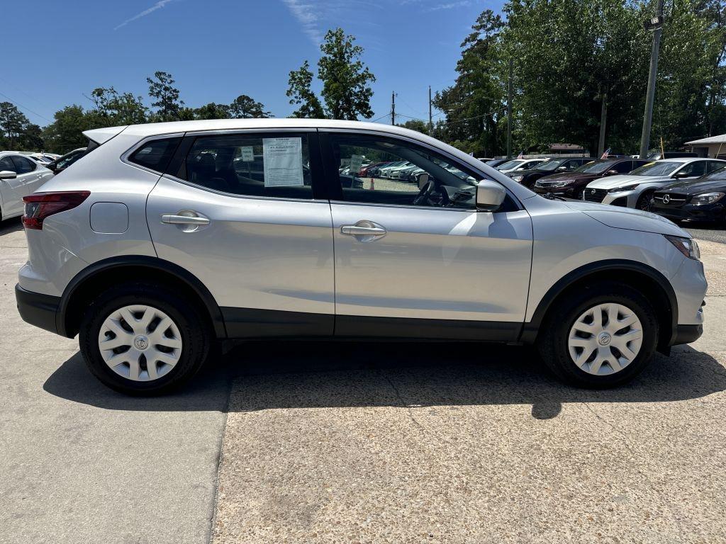 Nissan Rogue Sport  2020