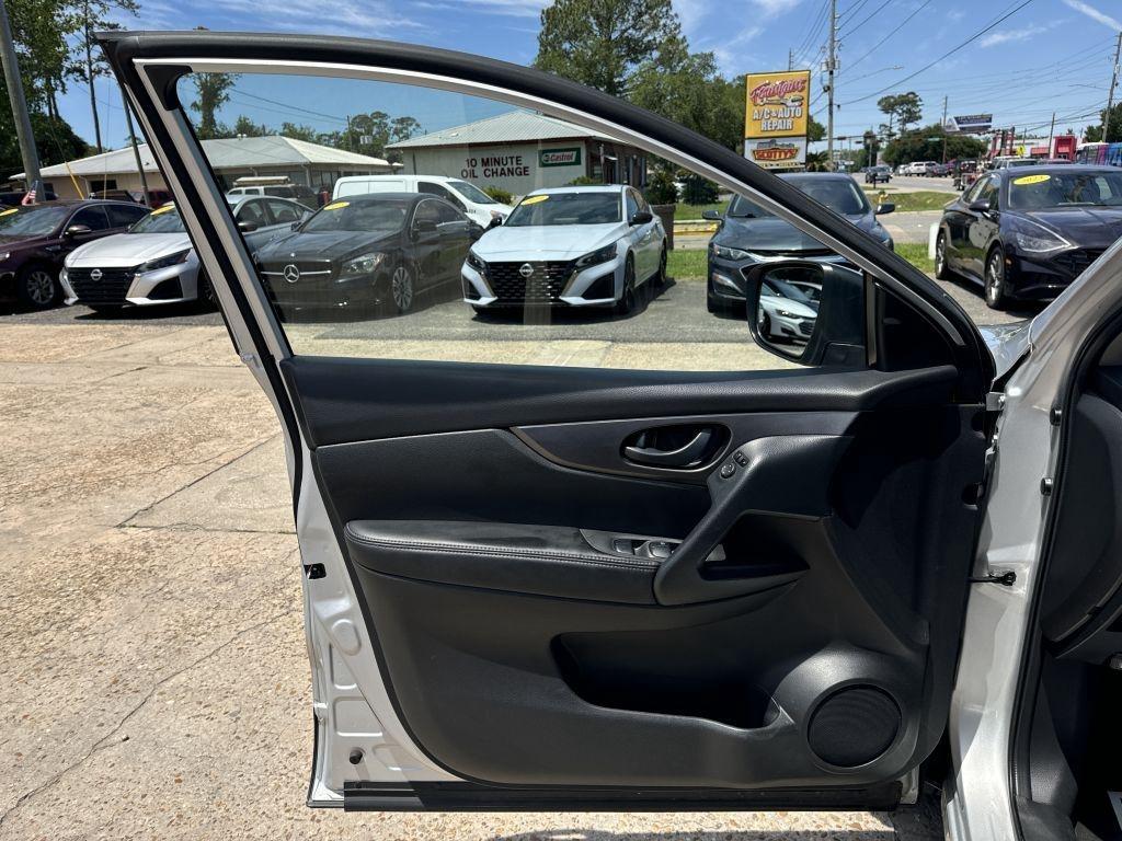 Nissan Rogue Sport  2020