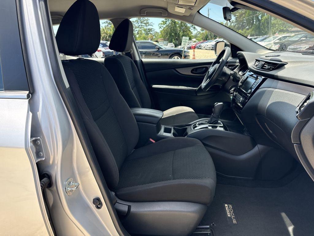 Nissan Rogue Sport  2020