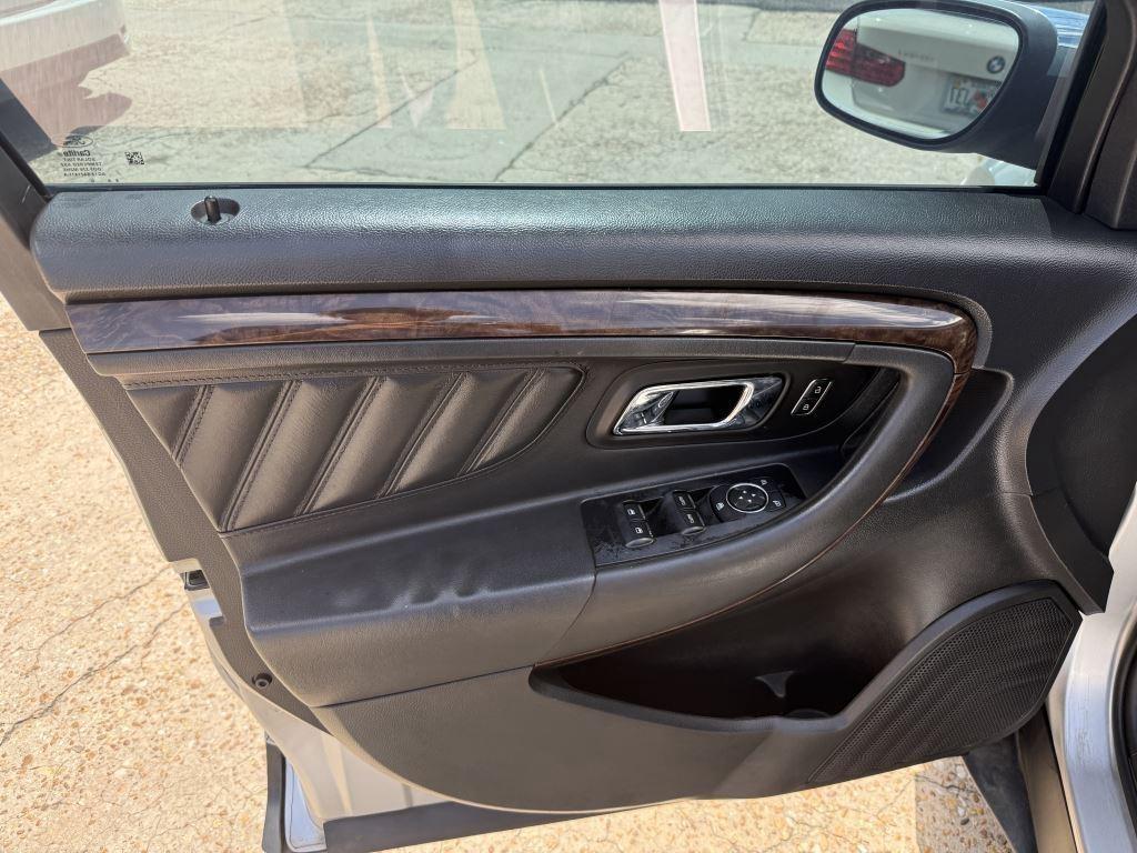 Ford Taurus  2019