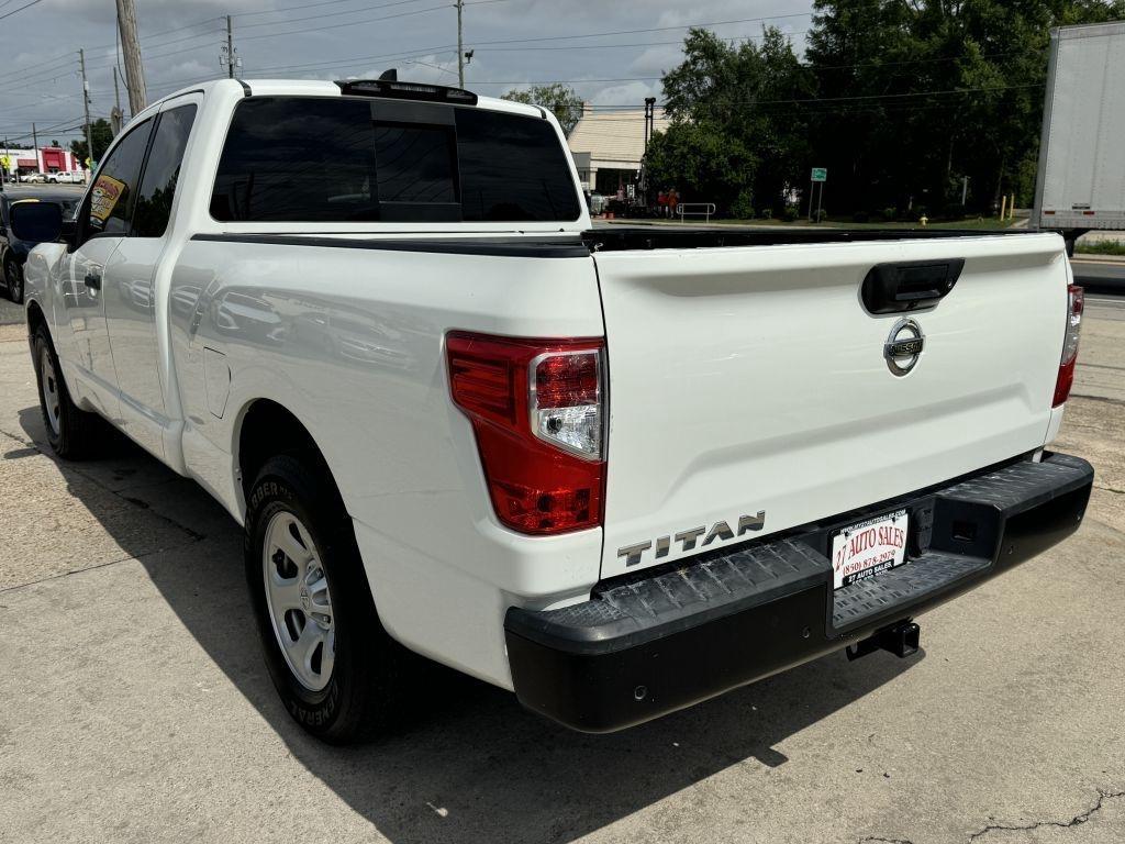 Nissan Titan  2022