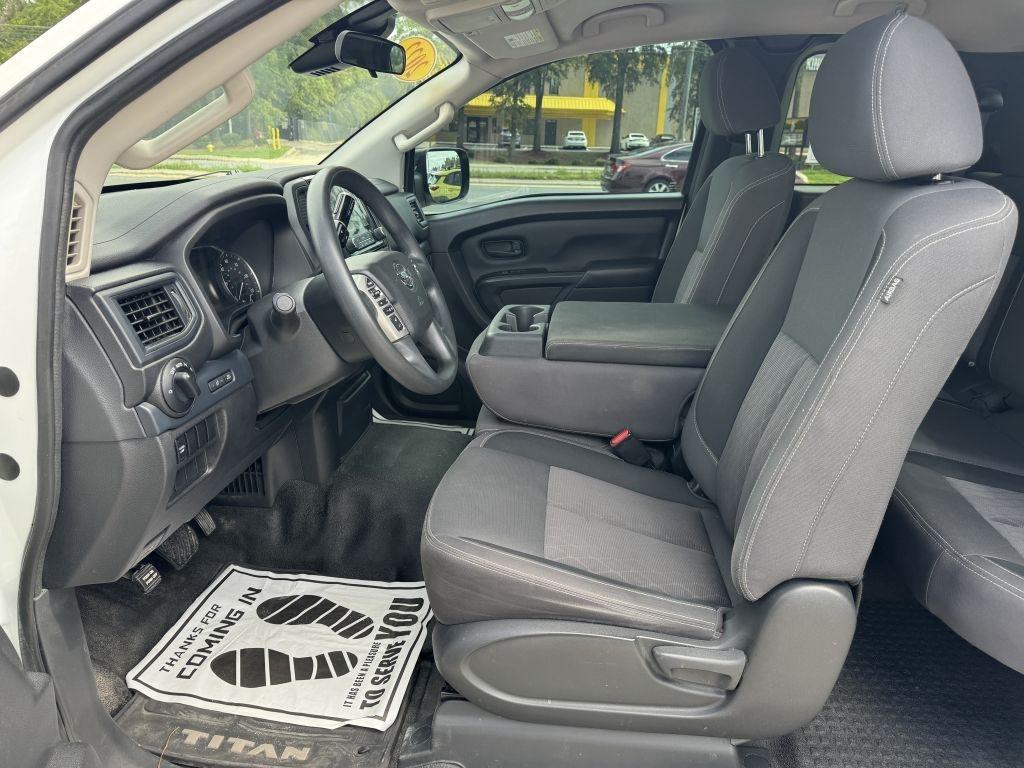 Nissan Titan  2022