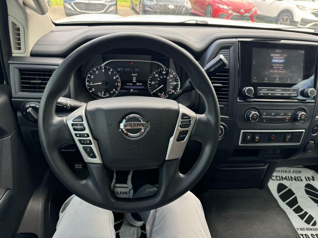 Nissan Titan  2022