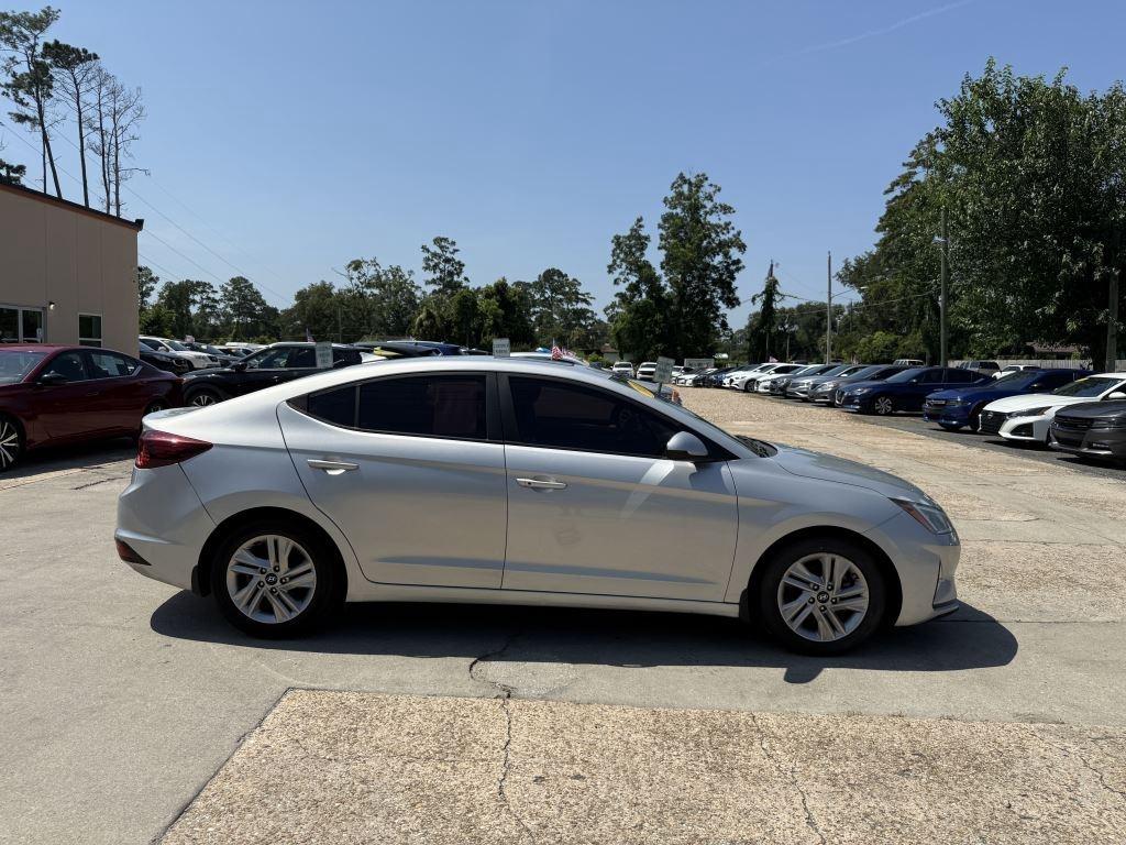 Hyundai Elantra  2020