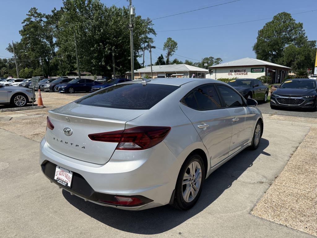 Hyundai Elantra  2020
