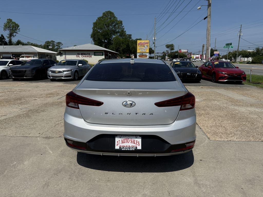 Hyundai Elantra  2020