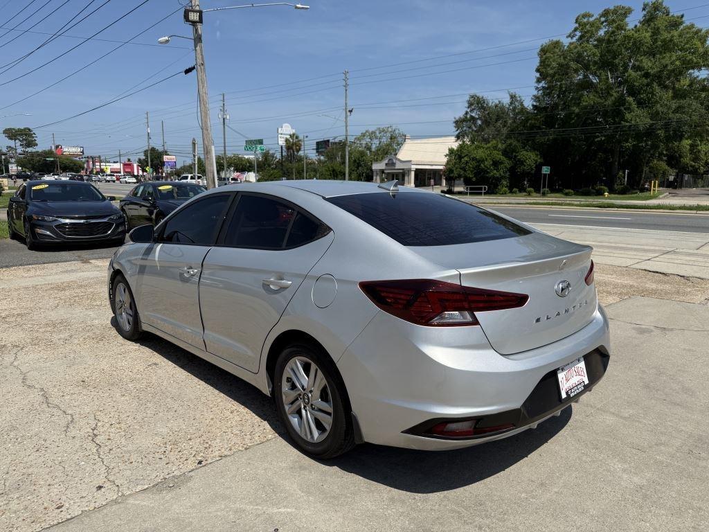 Hyundai Elantra  2020